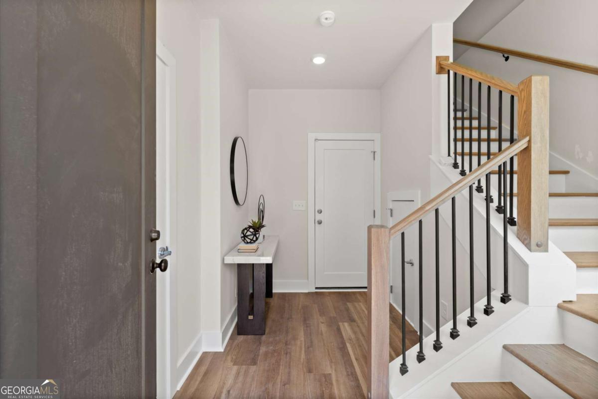 1123 W Marietta ST NW
