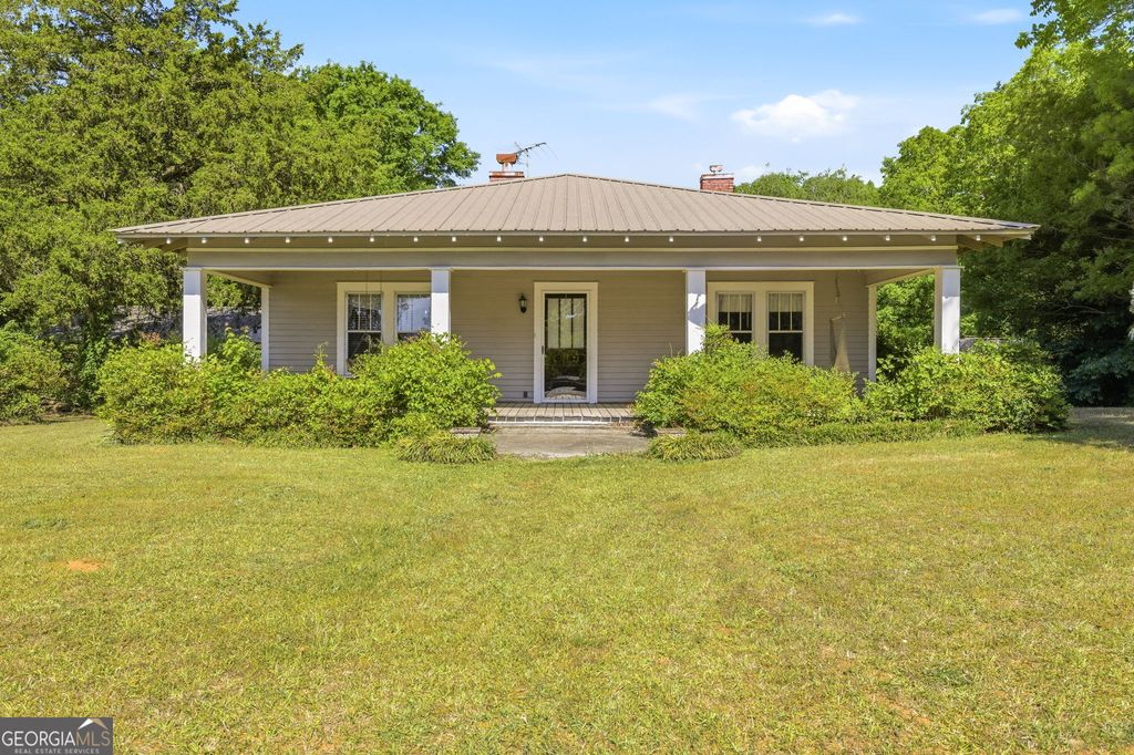 Photo of 3213 Highway 326, Commerce, GA 30530 (MLS # 10740029)