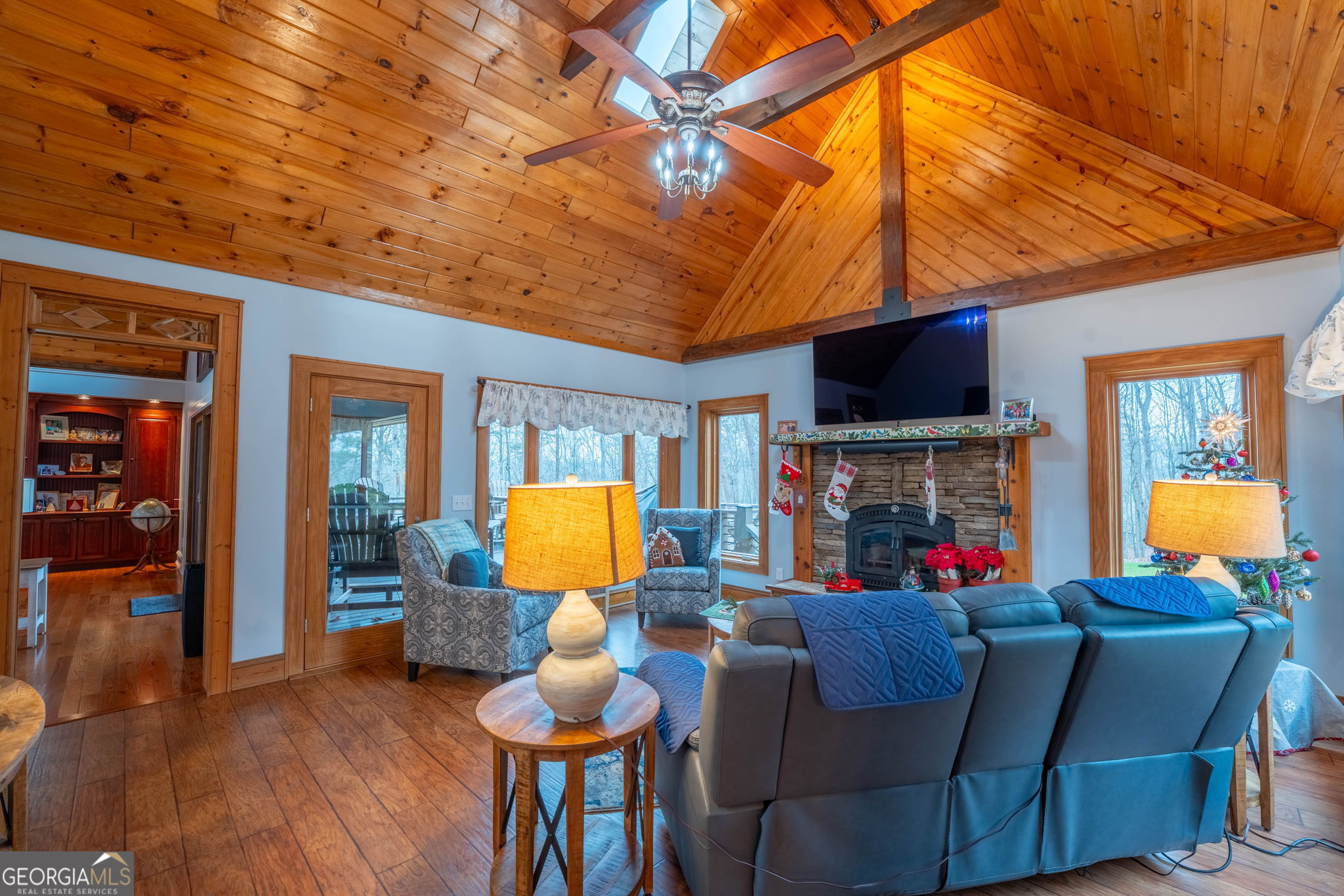 Clarkesville, Georgia 30523, United States, 4 Bedrooms Bedrooms, ,5 BathroomsBathrooms,Residential,Active,254532