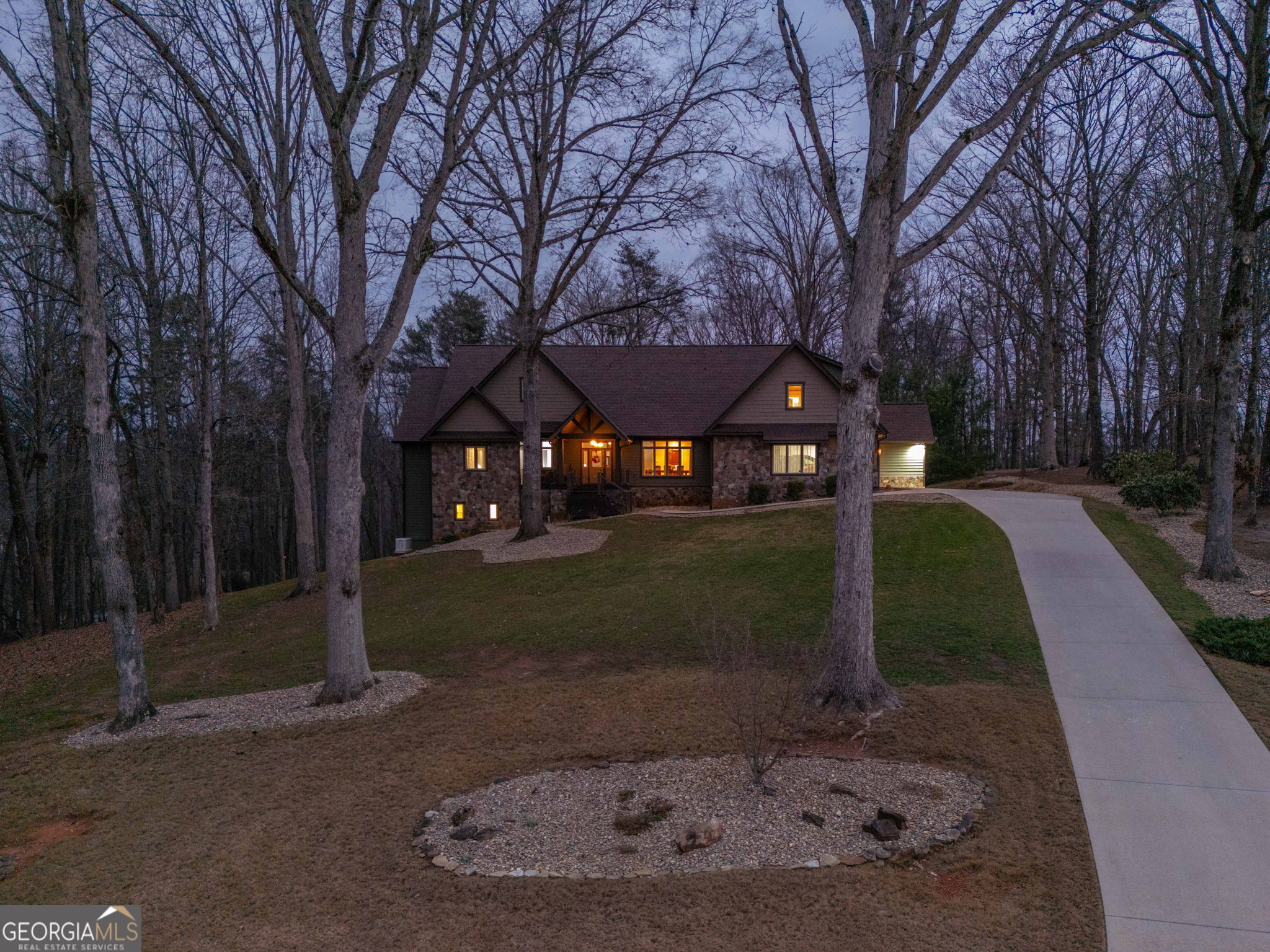 Clarkesville, Georgia 30523, United States, 4 Bedrooms Bedrooms, ,5 BathroomsBathrooms,Residential,Active,254532