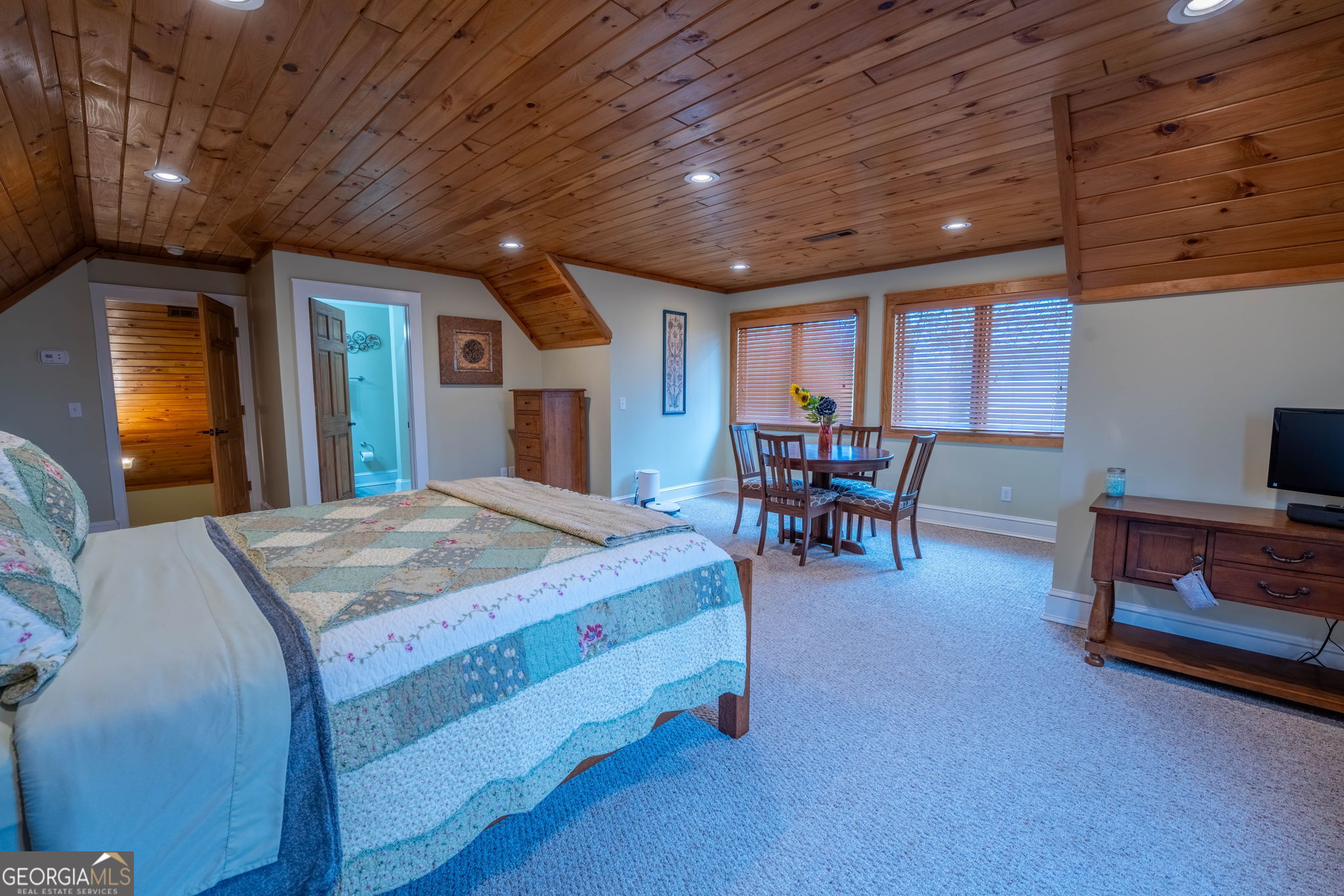 Clarkesville, Georgia 30523, United States, 4 Bedrooms Bedrooms, ,5 BathroomsBathrooms,Residential,Active,254532