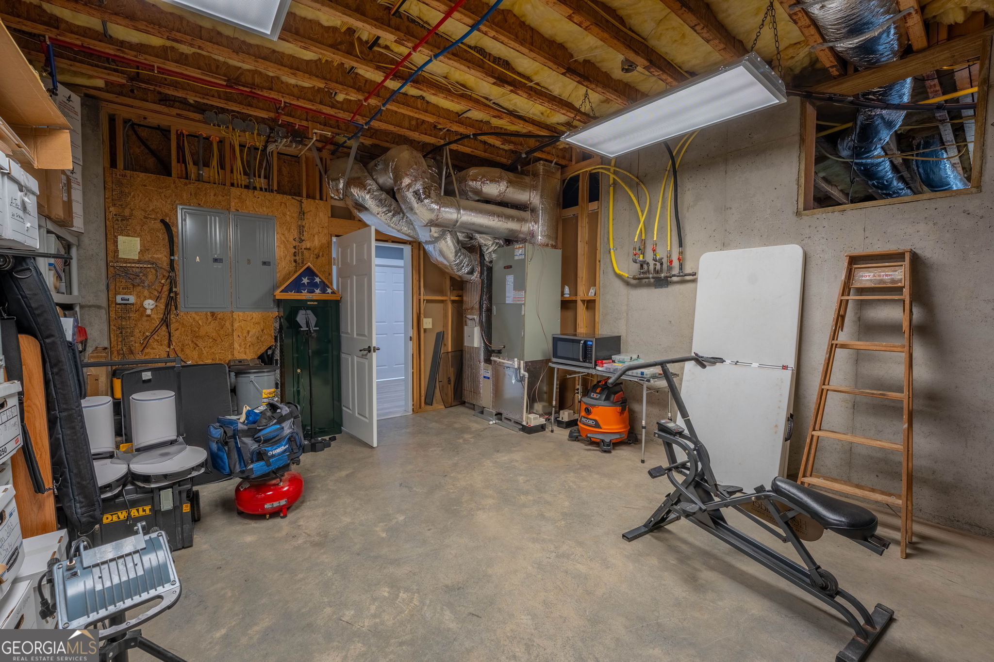 Clarkesville, Georgia 30523, United States, 4 Bedrooms Bedrooms, ,5 BathroomsBathrooms,Residential,Active,254532