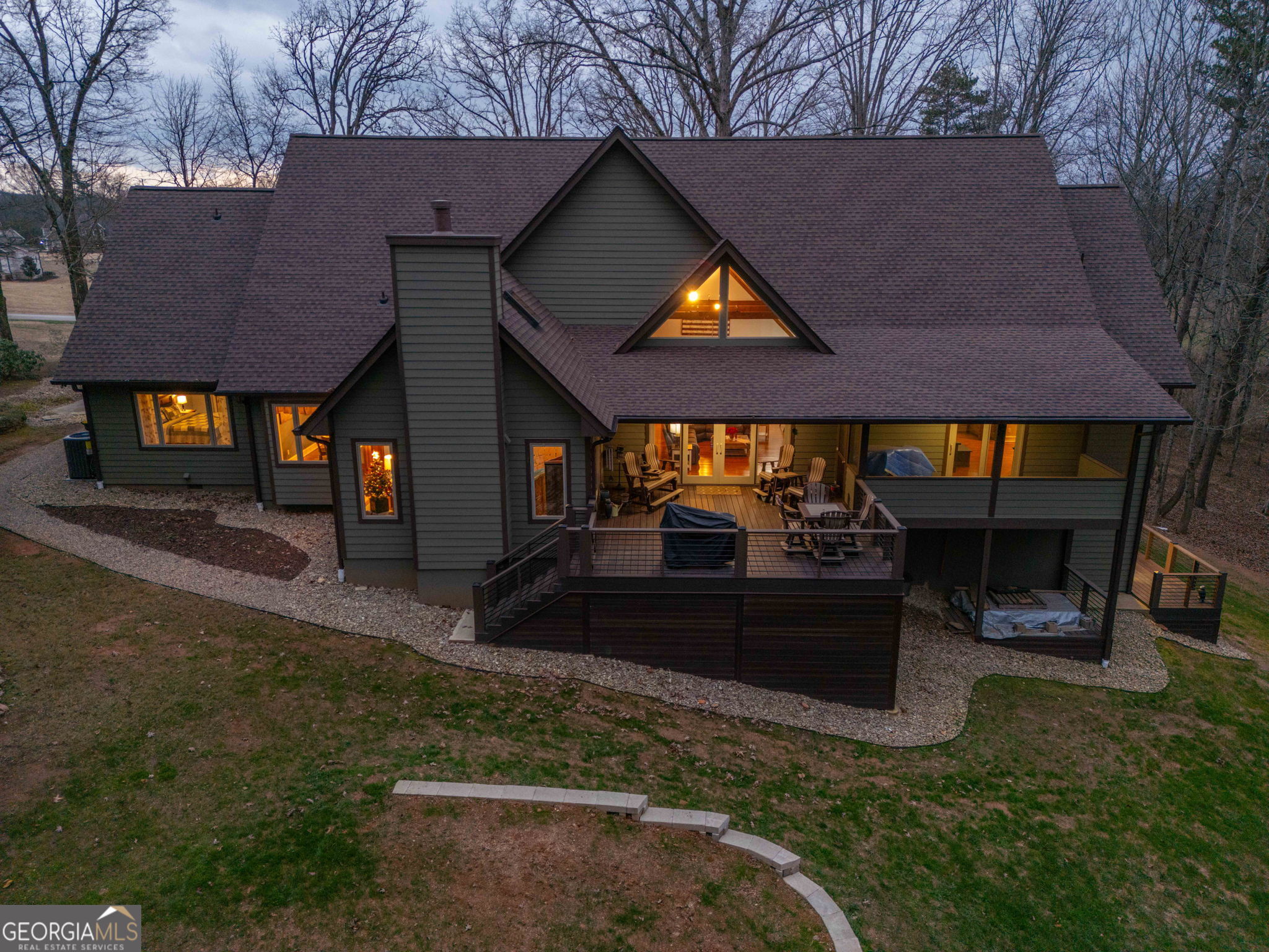 Clarkesville, Georgia 30523, United States, 4 Bedrooms Bedrooms, ,5 BathroomsBathrooms,Residential,Active,254532