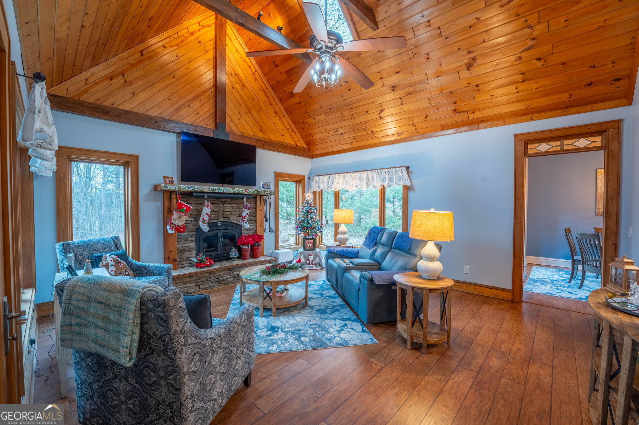 Clarkesville, Georgia 30523, United States, 4 Bedrooms Bedrooms, ,5 BathroomsBathrooms,Residential,Active,254532