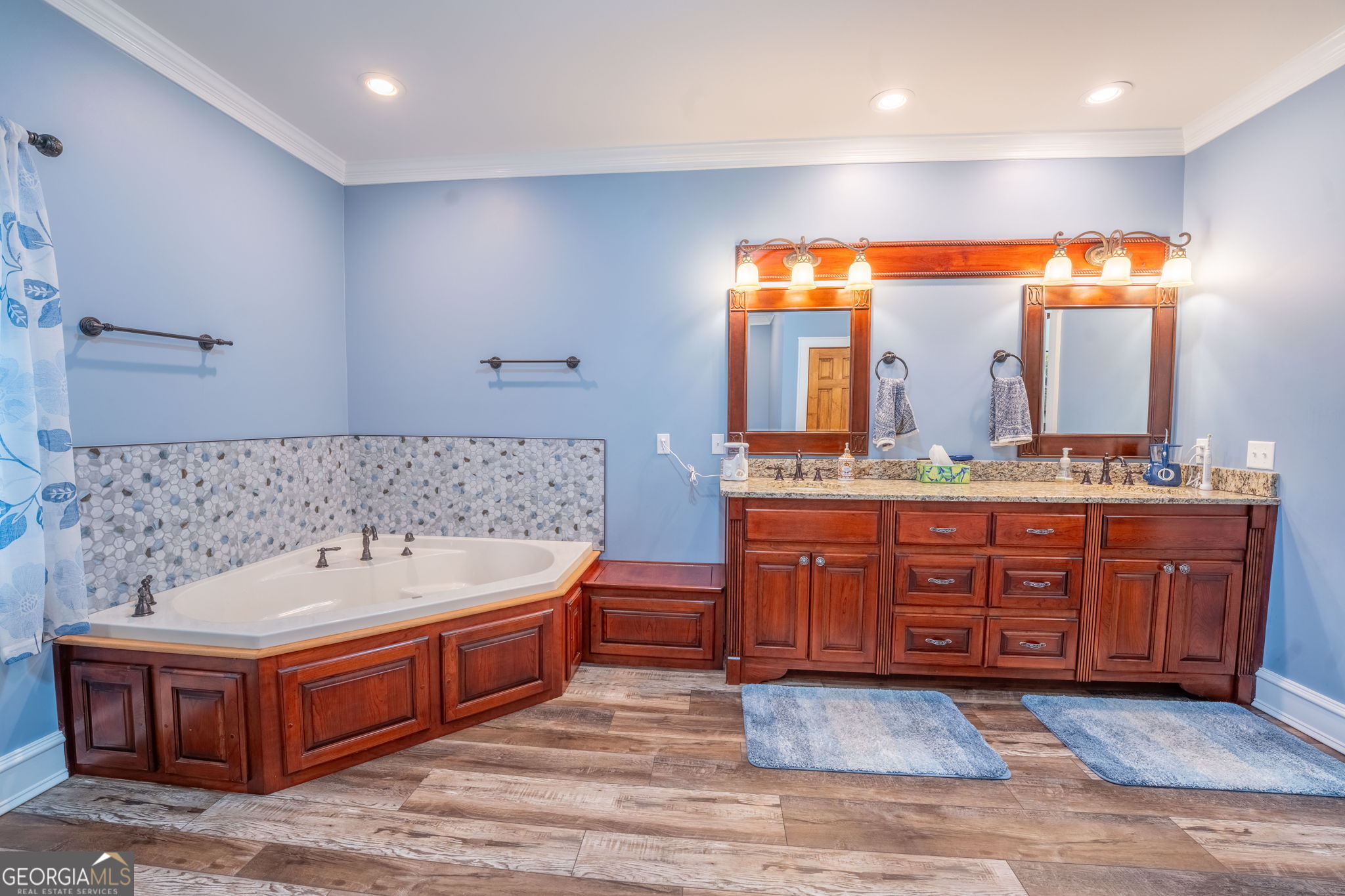 Clarkesville, Georgia 30523, United States, 4 Bedrooms Bedrooms, ,5 BathroomsBathrooms,Residential,Active,254532