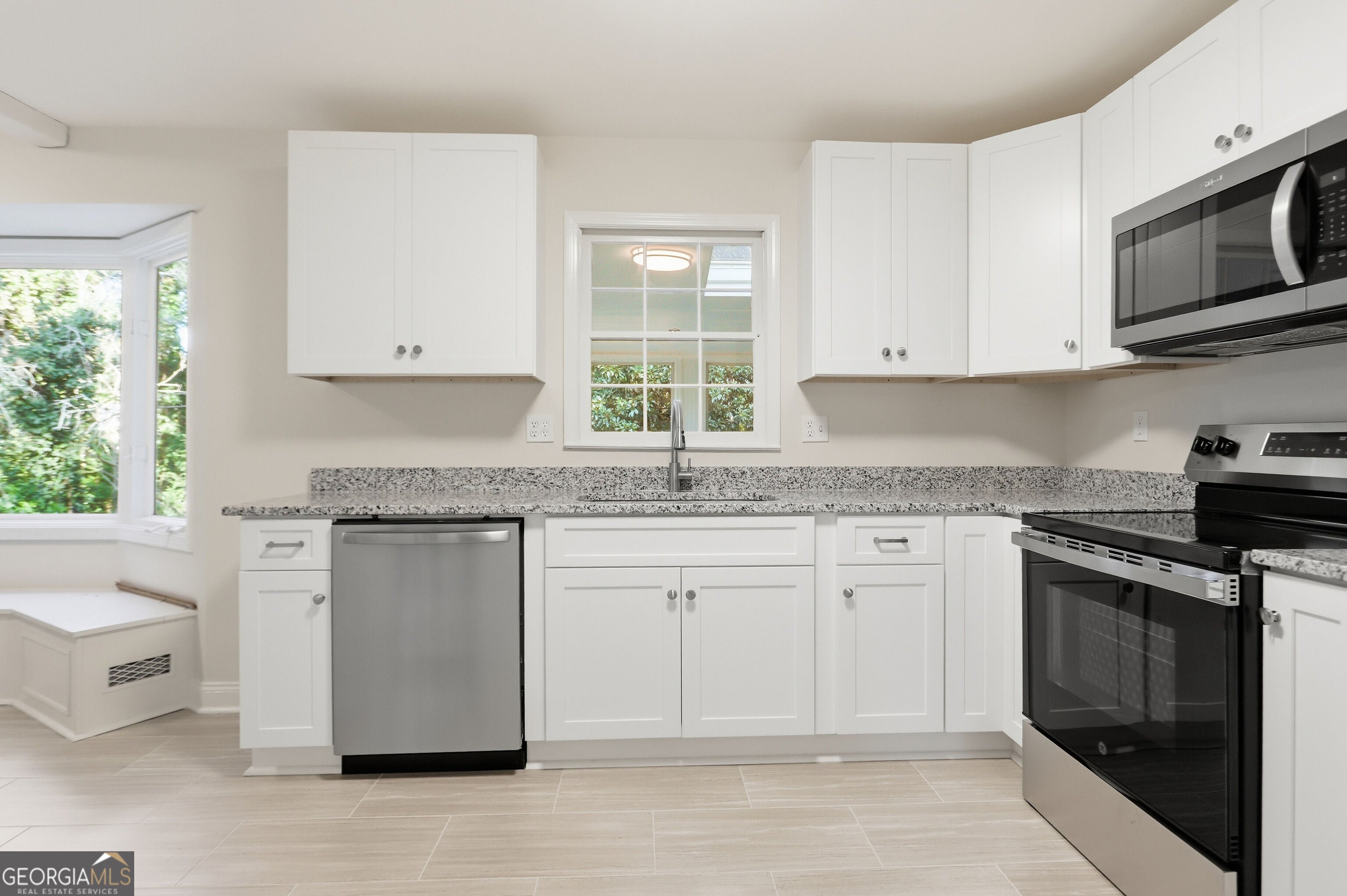 1215 Lake Crest TER