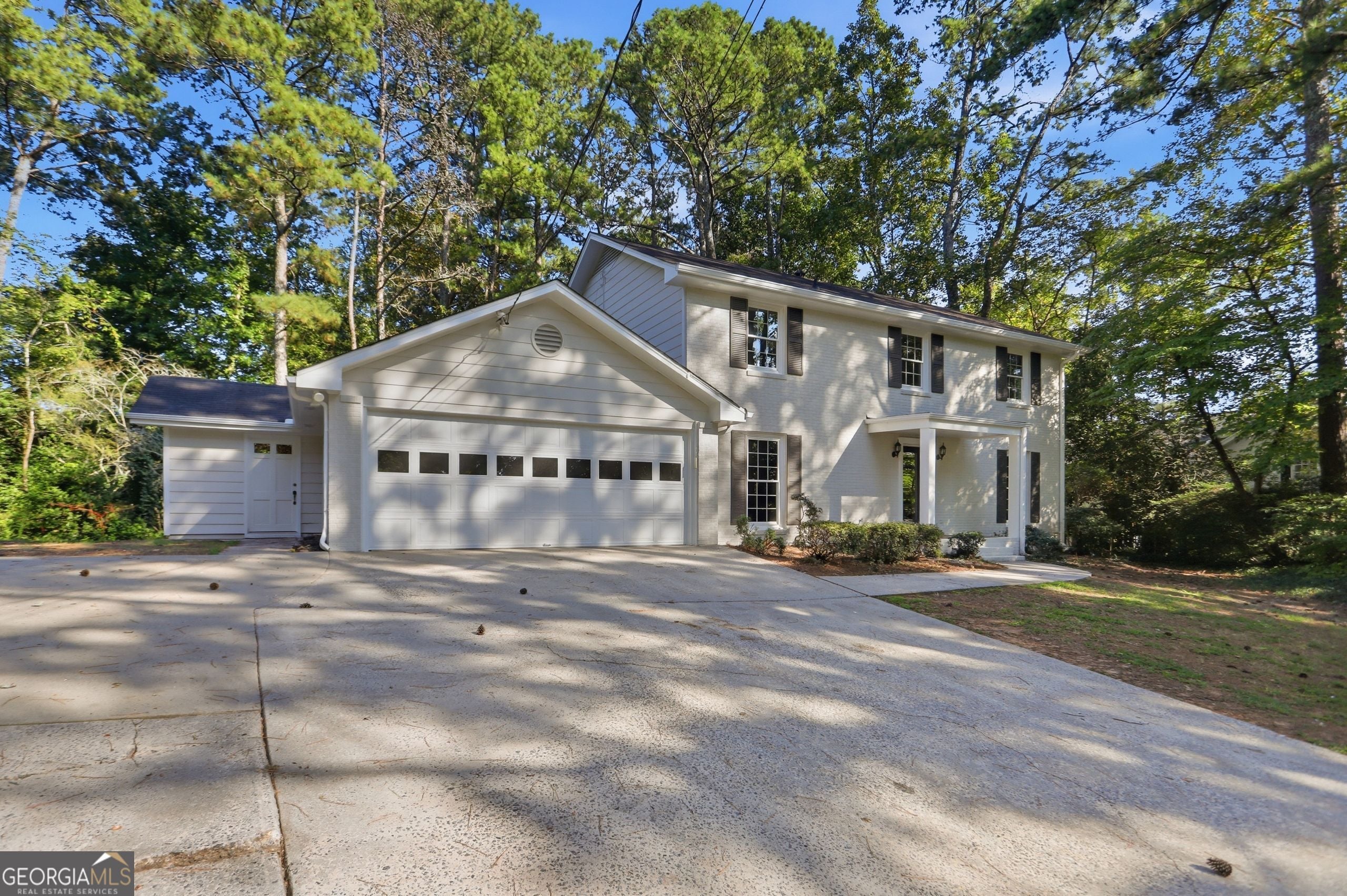 1215 Lake Crest TER