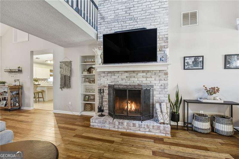 111 Roswell Green LN