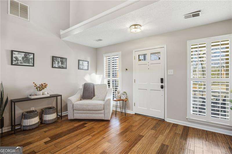 111 Roswell Green LN