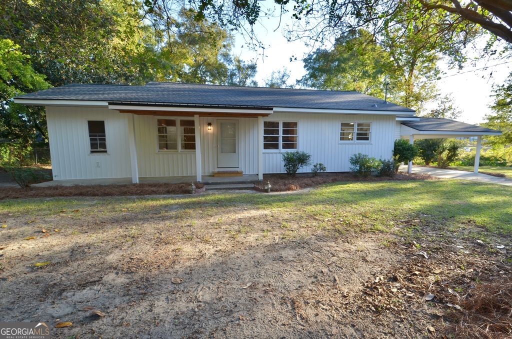 Photo of 139 Magnolia Street, Eastman, GA 31023 (MLS # 10631437)
