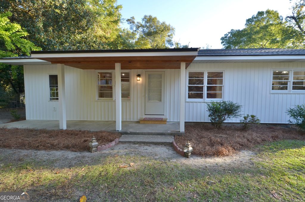 Photo of 139 Magnolia Street, Eastman, GA 31023 (MLS # 10631437)