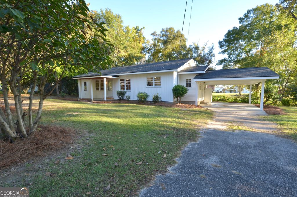 Photo of 139 Magnolia Street, Eastman, GA 31023 (MLS # 10631437)