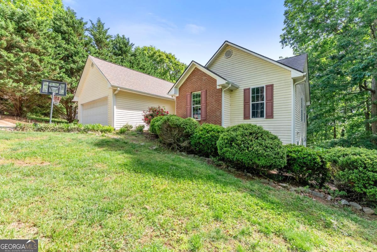 413 Rolling Meadows DR