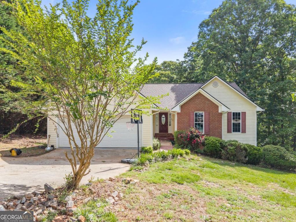 Photo of 413 Rolling Meadows Drive, Cleveland, GA 30528 (MLS # 10762474)