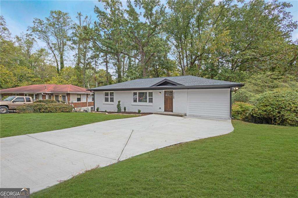 3268 Robin RD
