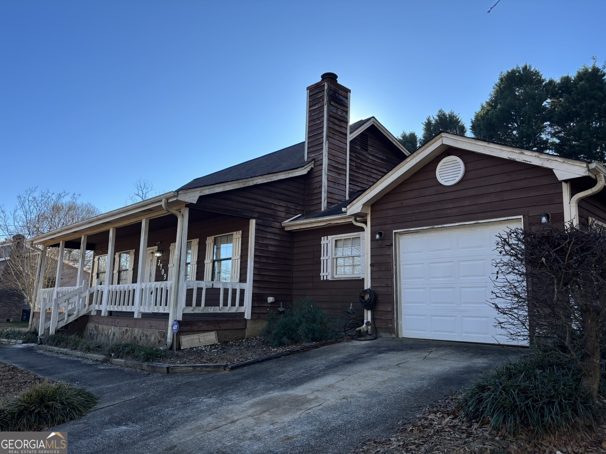 3709 Charlotte DR