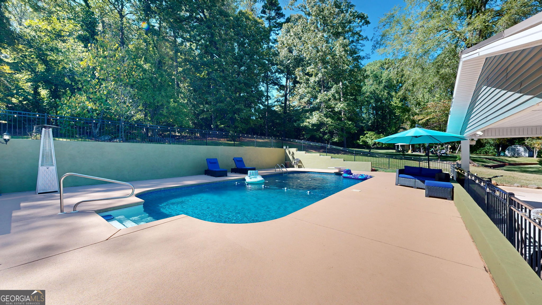 705 Piney Woods DR