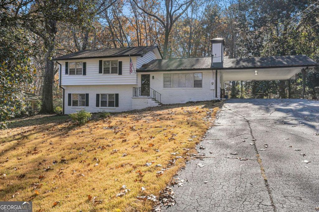 Photo of 4849 Kenilworth Drive, Stone Mountain, GA 30083 (MLS # 10691890)