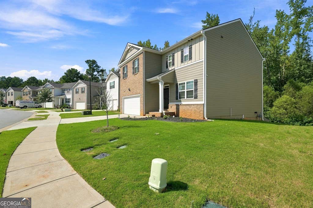 Photo of 154 Silver Birch Pass, Newnan, GA 30265 (MLS # 10831962)