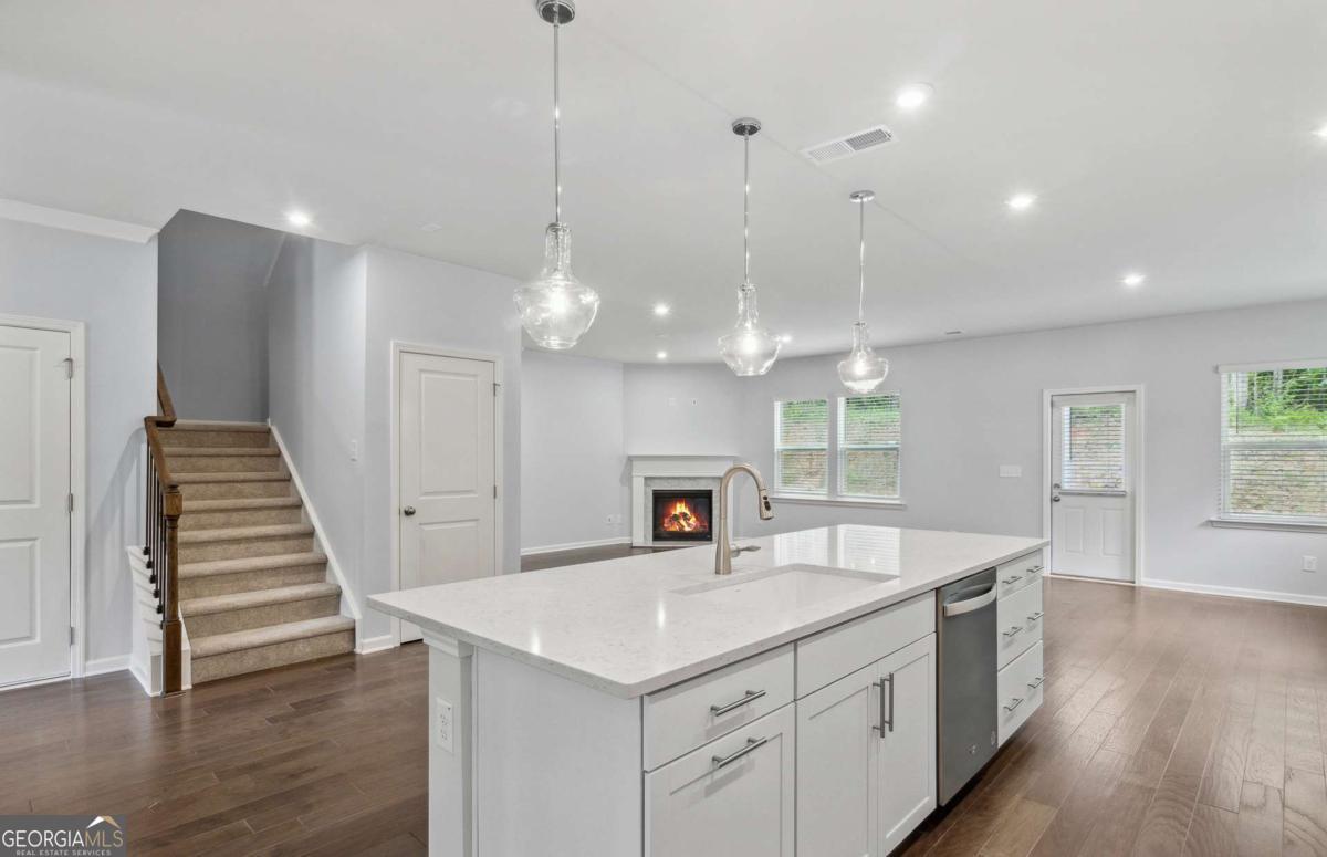 6104 Marigold WAY