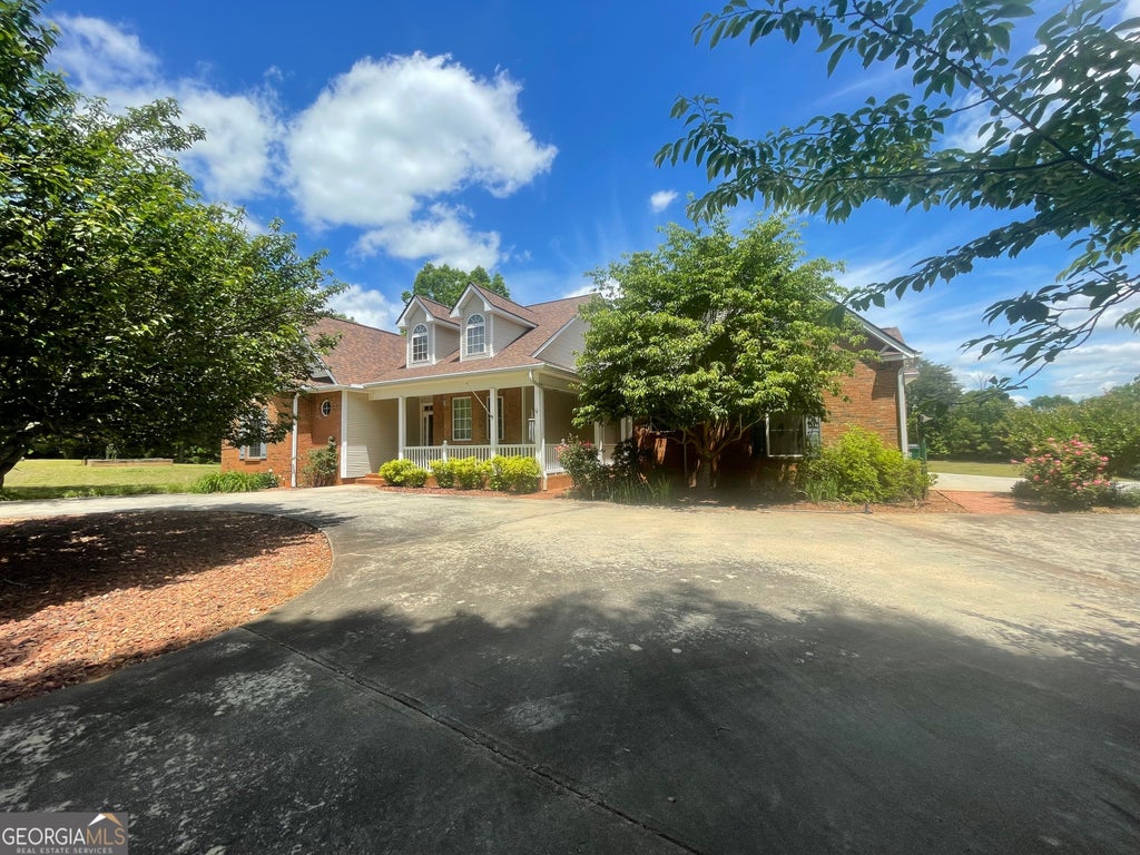 Photo of 1545 Sam Bell Road, Clarkesville, GA 30523 (MLS # 10853733)