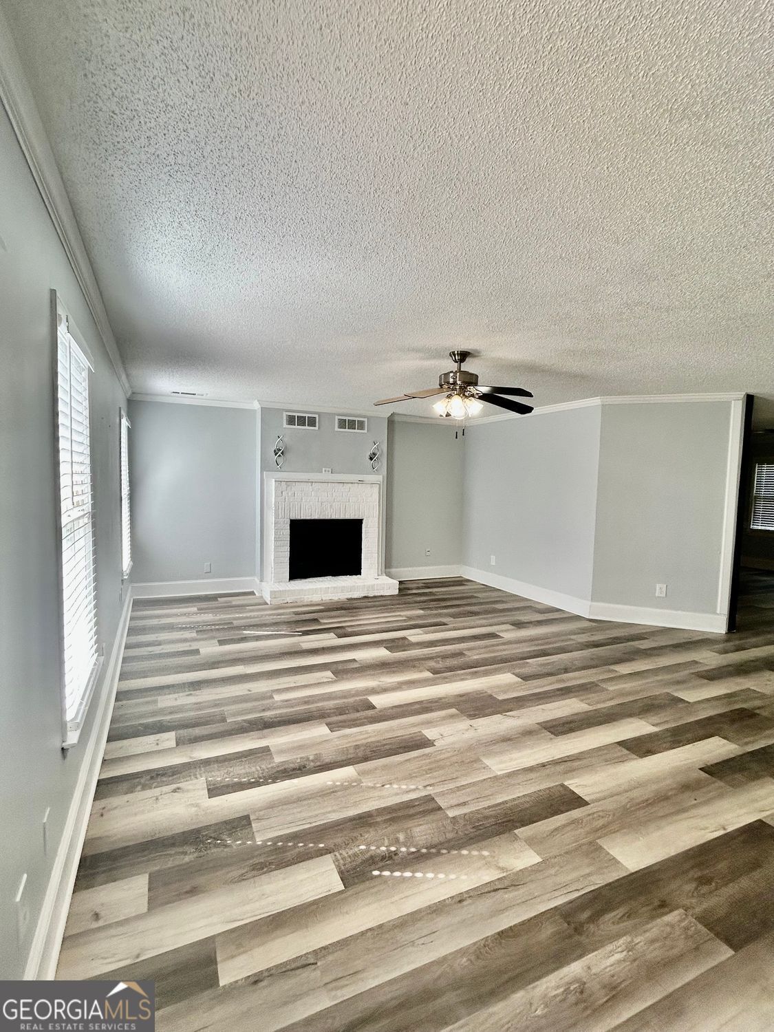2423 Scarlet LN SE