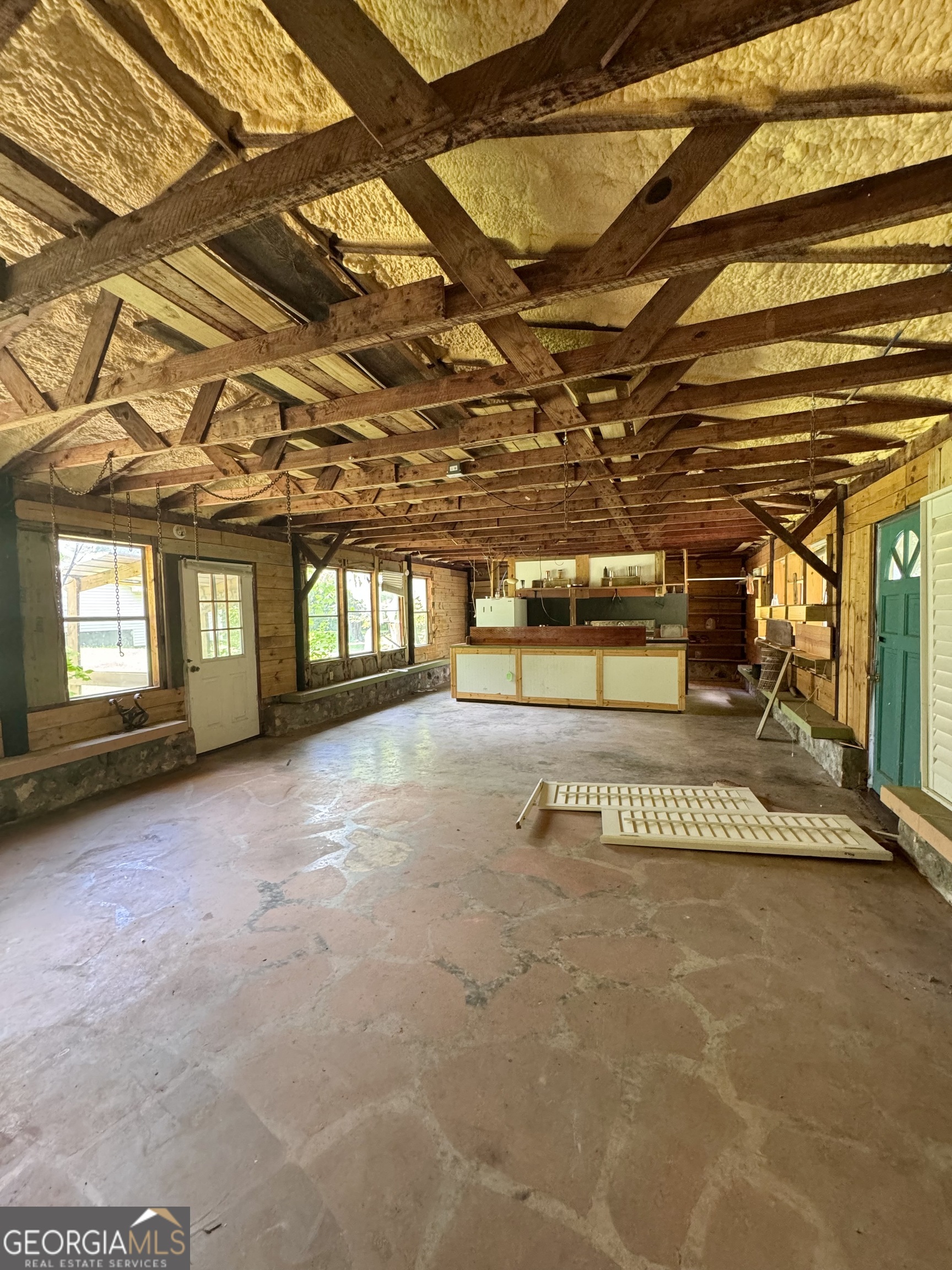 81 Hughes Dairy RD SE