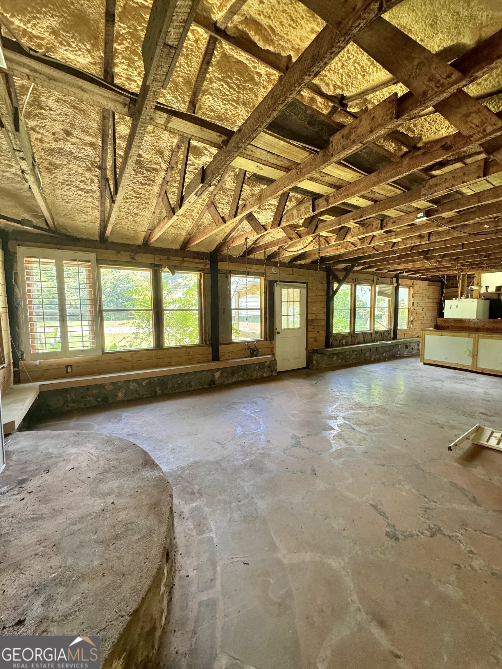 81 Hughes Dairy RD SE
