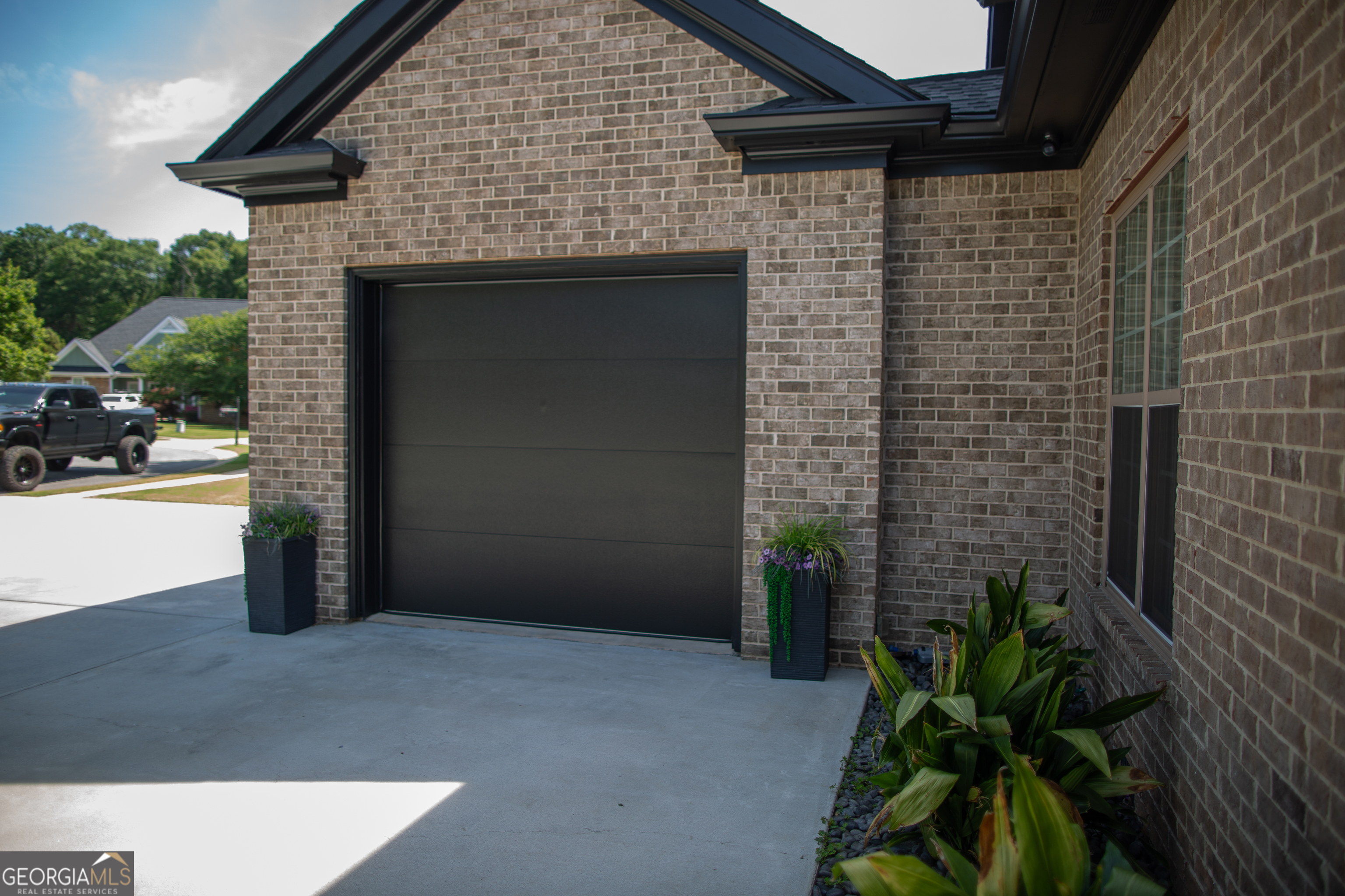 1070 Saint Albans PATH