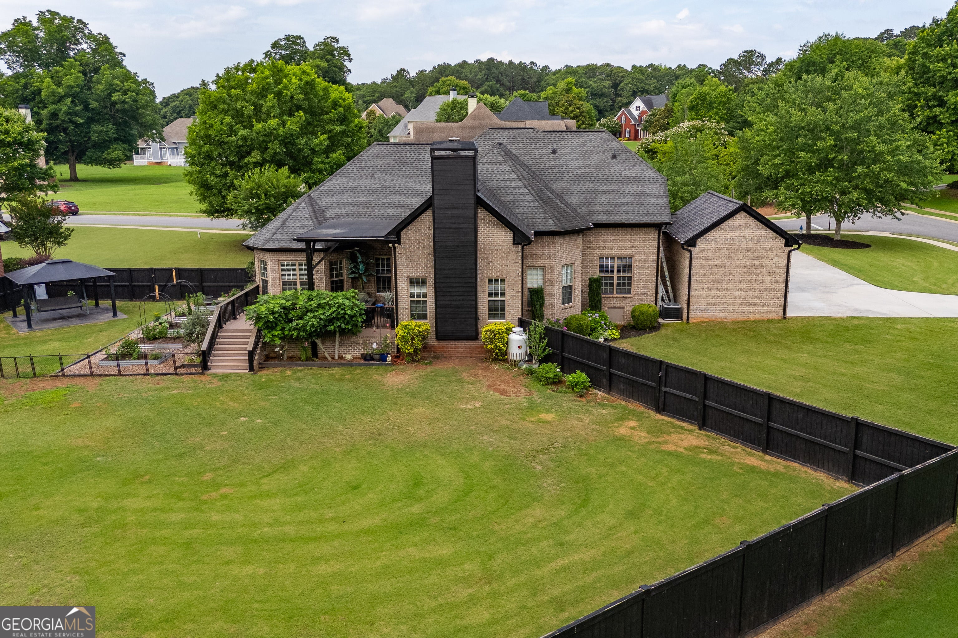 1070 Saint Albans PATH