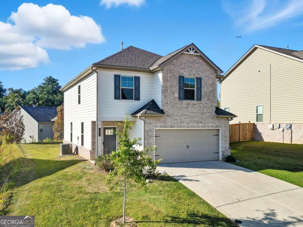 Photo of 4826 Elm Leaf Drive SW, Atlanta, GA 30331 (MLS # 10731490)