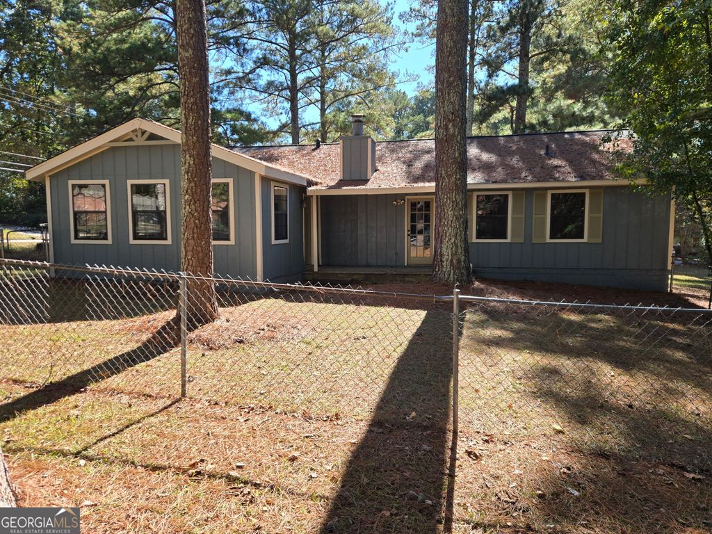Photo of 621 Maple Drive, Riverdale, GA 30274 (MLS # 10661865)