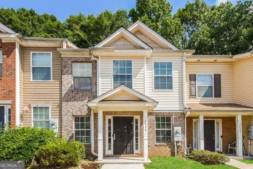 Bring this unit back to its previous glory and enjoy a fantastic Decatur location. The floorplan is workable and equally suited for a small family or roommates. Plenty of parking space for you and your guests.