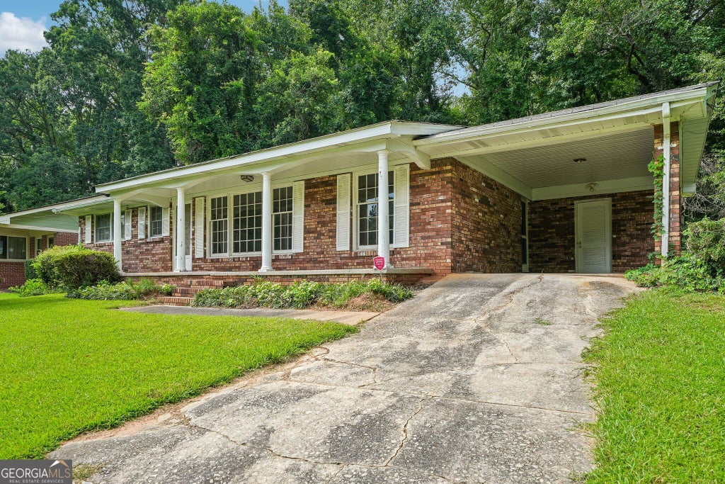 Photo of 2703 Arrowood Drive, East Point, GA 30344 (MLS # 10822061)