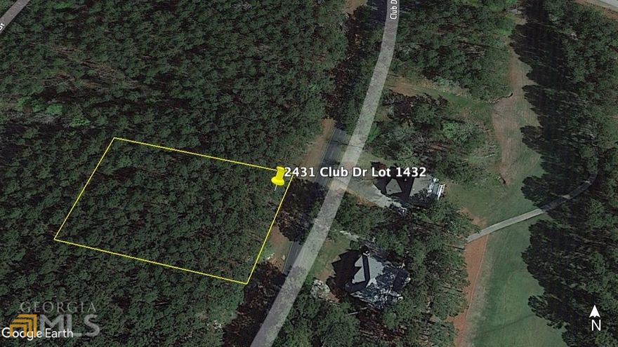 Large level wooded homesite across from Harbor Club's Golf course. This perfect building site is 1.0 acre and will give you the privacy you desire. Build your dream home and enjoy all the amenities that Harbor Club has to offer..golf, lake, fitness center, marina, clubhouse, pickleball, tennis, pool, club events and social activities to your heart's delight.