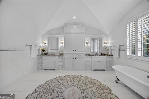 1250 Beechwood Hills CT NW Atlanta GA 30327