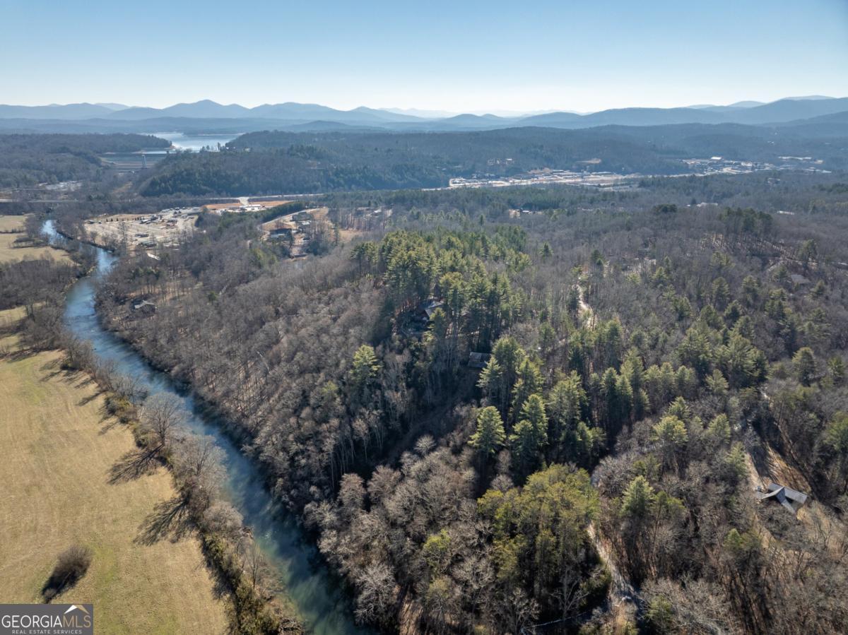 517 Ridge RD
