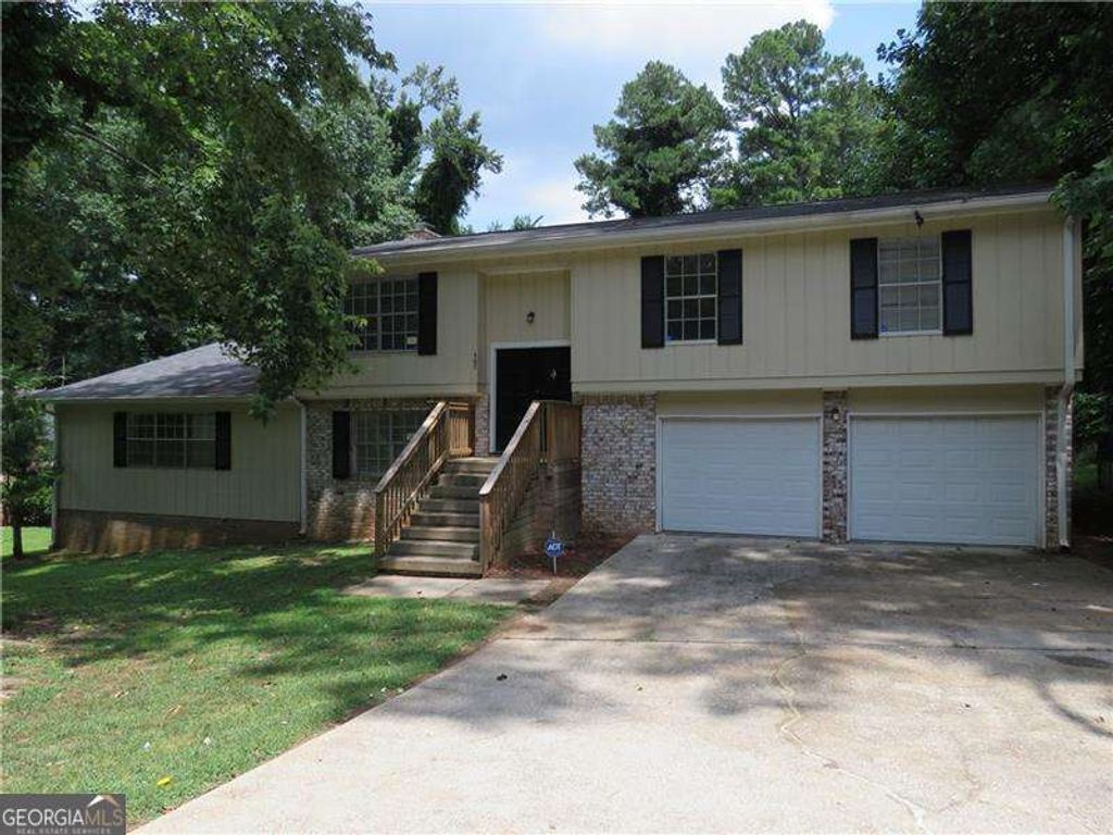 Photo of 467 PINEBURR Lane, Stone Mountain, GA 30087 (MLS # 10633271)