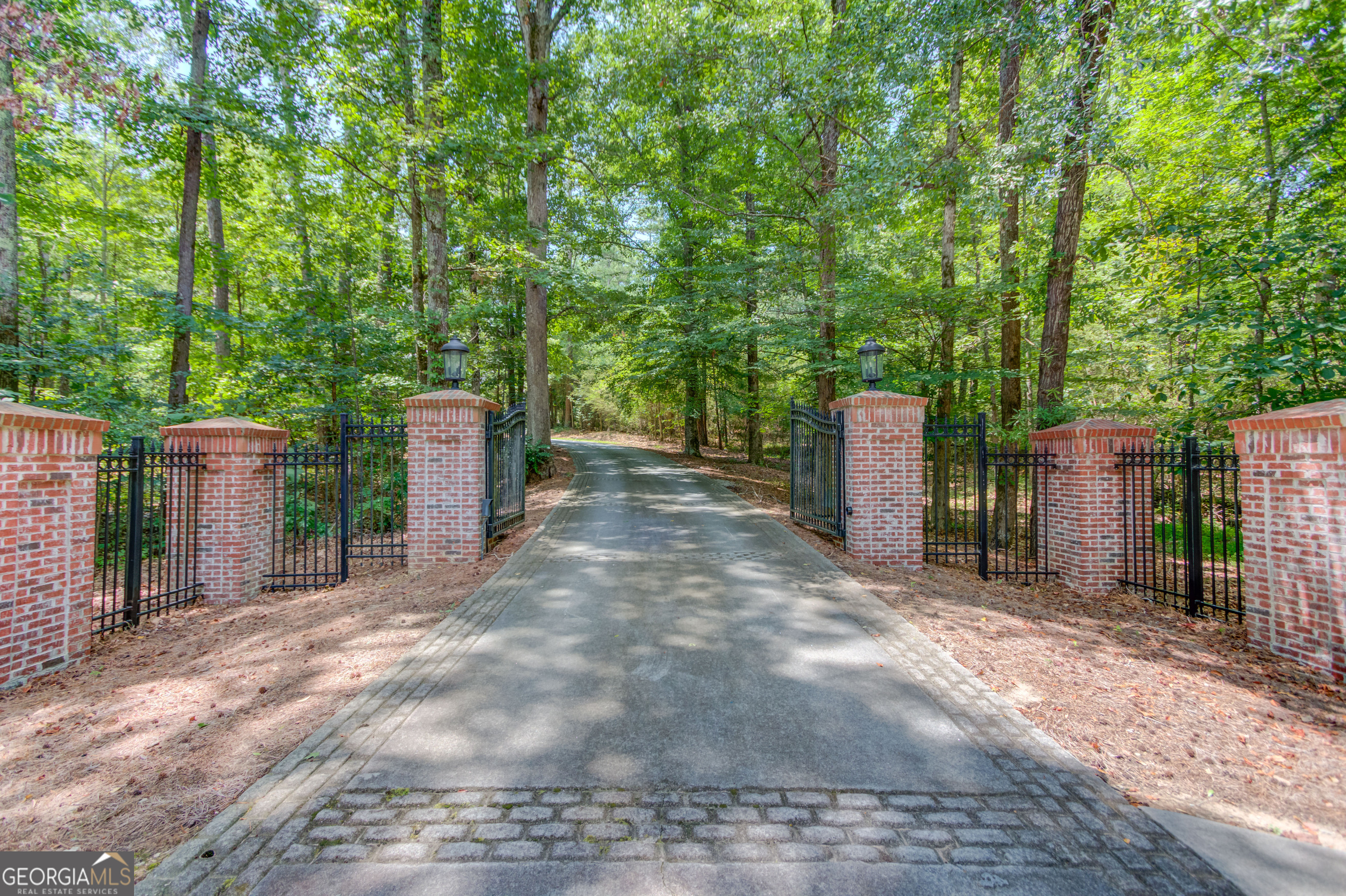 1345 Chandler RD