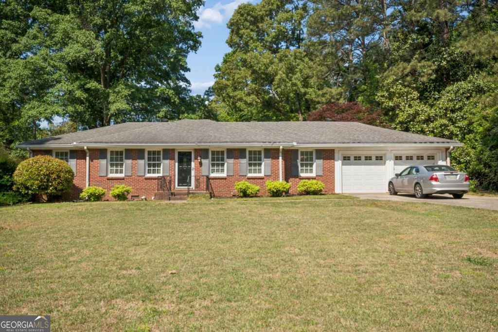 Photo of 240 Gilbert Road, Fayetteville, GA 30214 (MLS # 10770416)