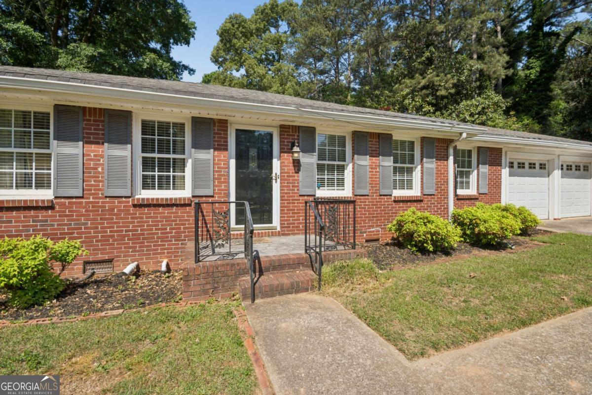 240 Gilbert RD