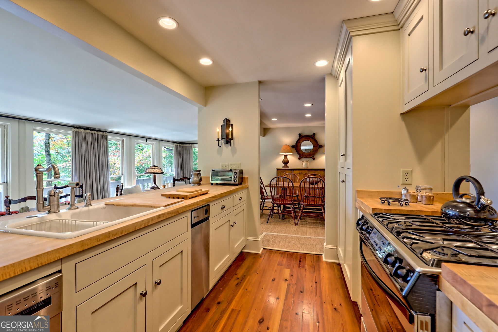 Clayton, Georgia 30525, United States, 3 Bedrooms Bedrooms, ,3 BathroomsBathrooms,Residential,Active,234672