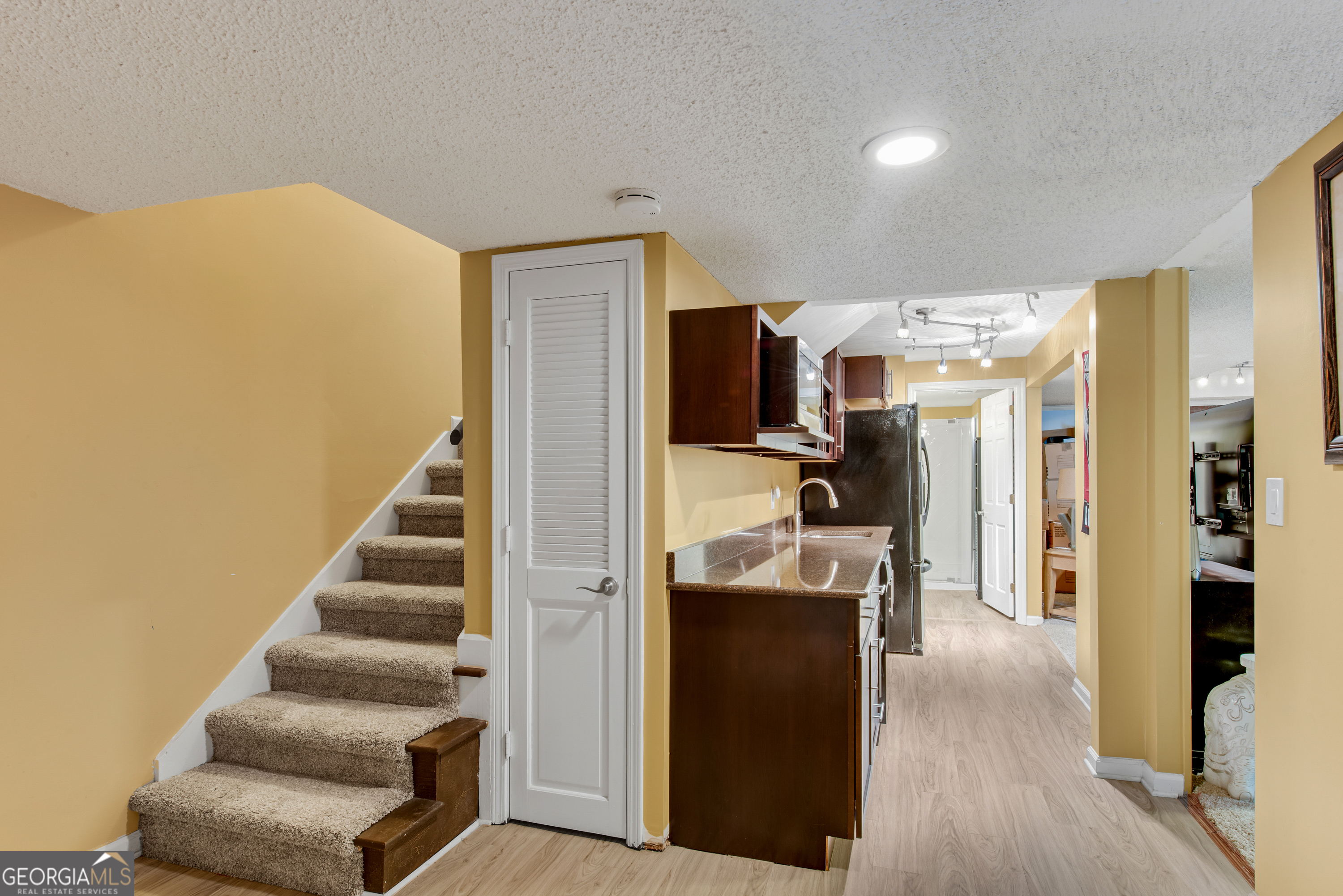 Hollyberry - Residential