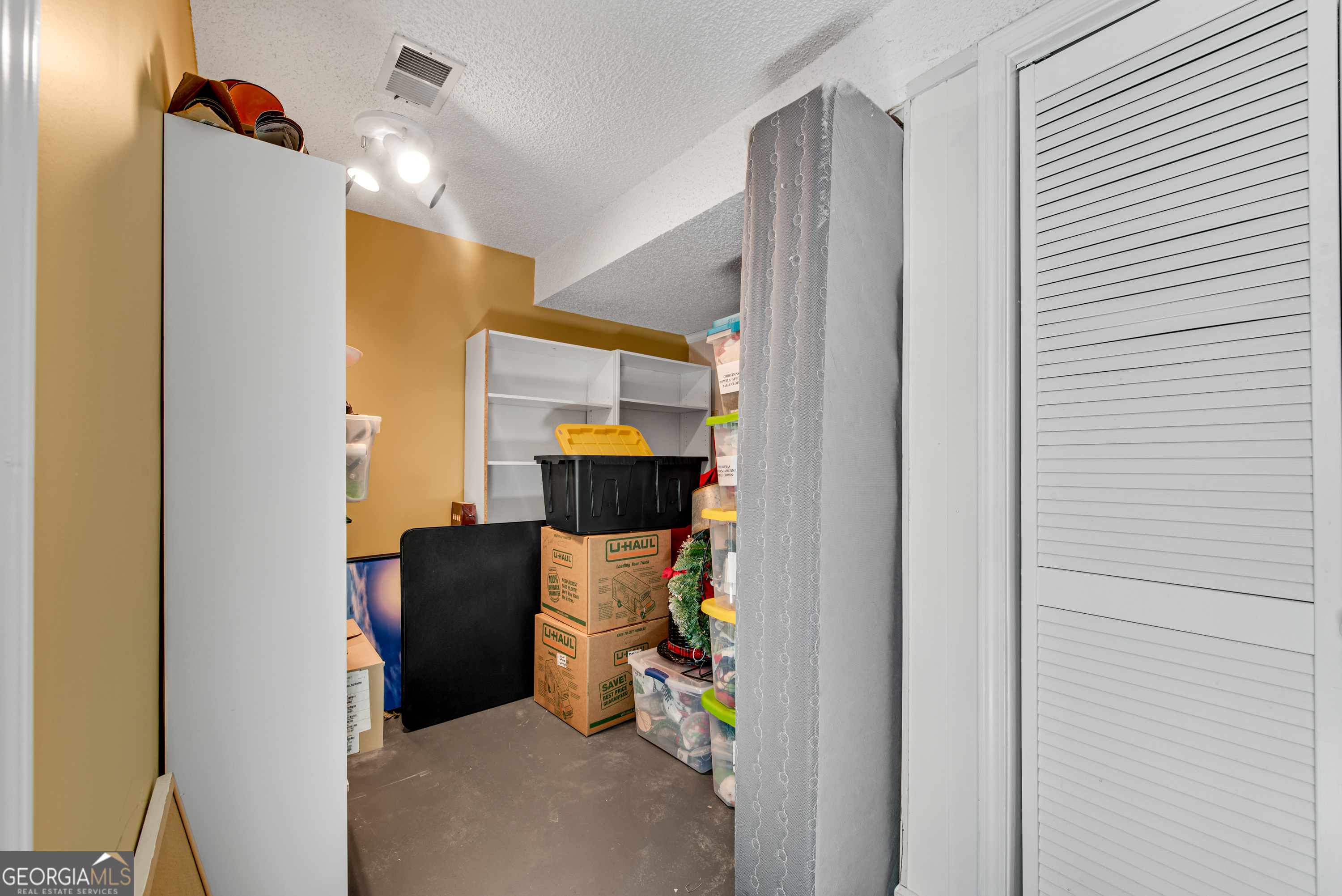 Hollyberry - Residential