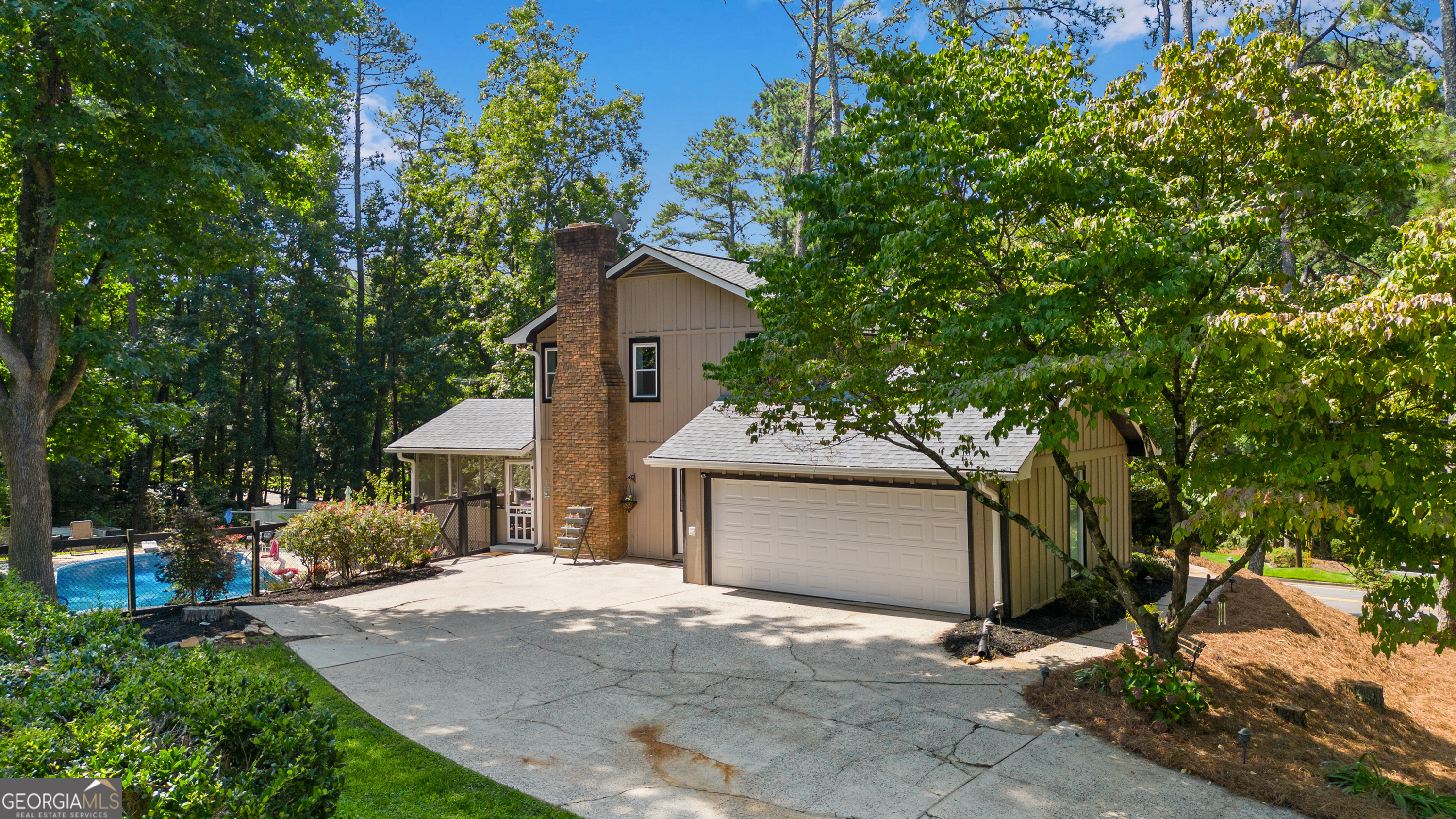 Hollyberry - Residential