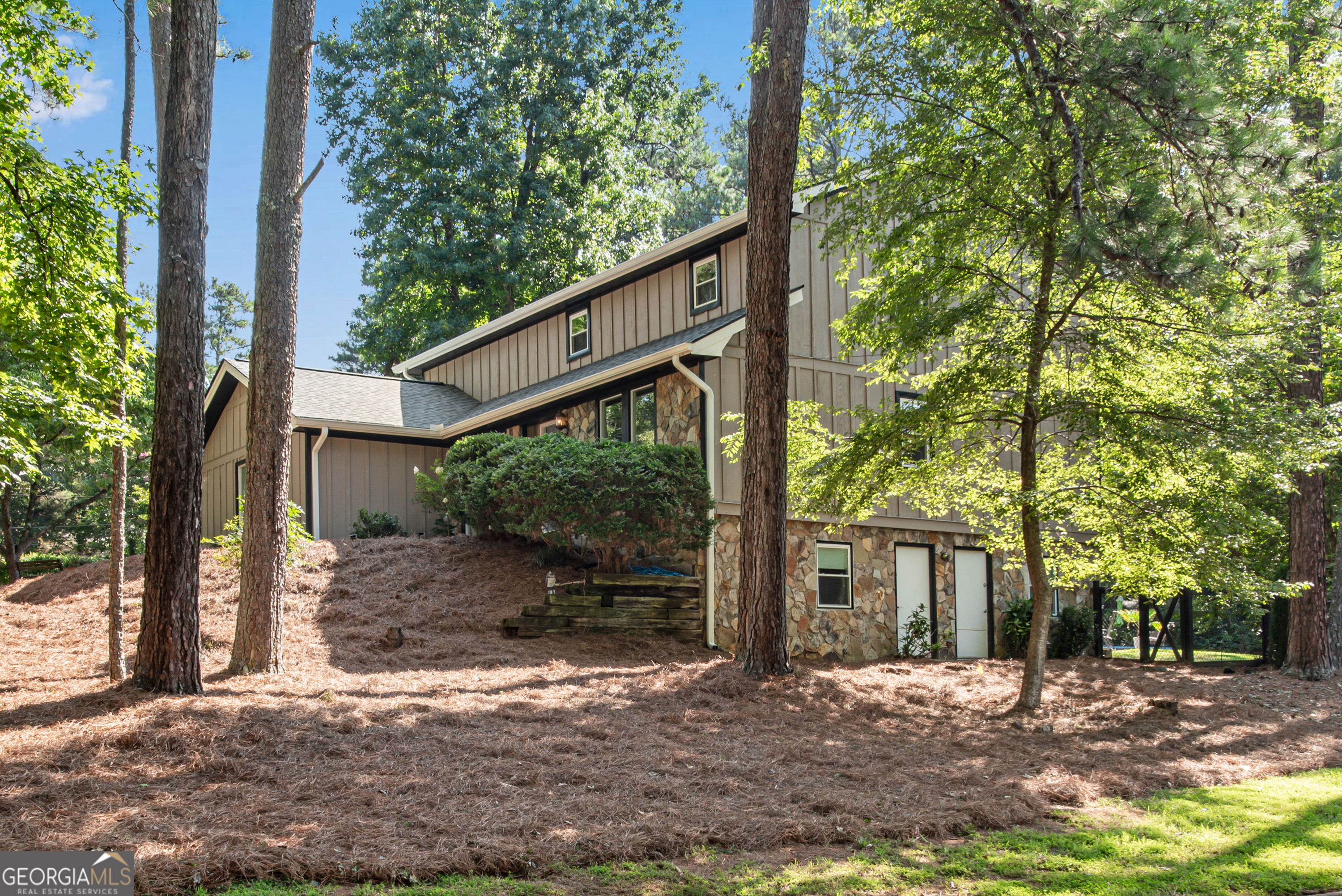 Hollyberry - Residential