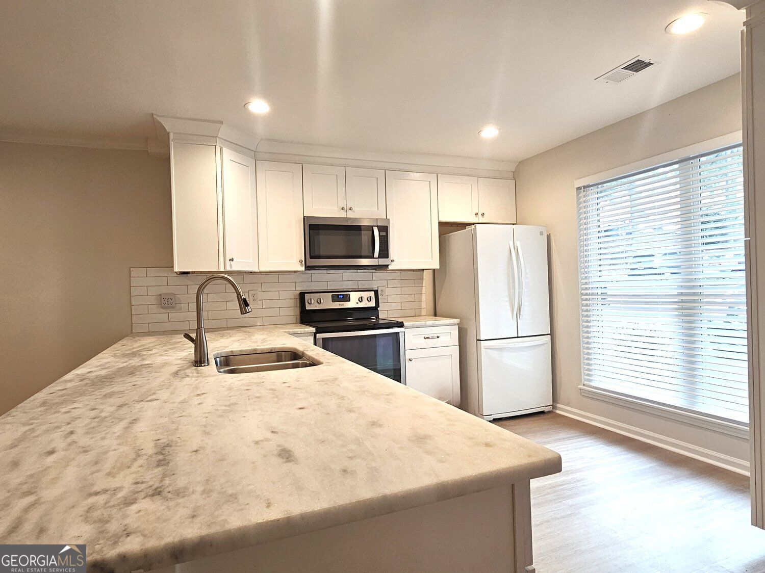 2270 Newport LNDG