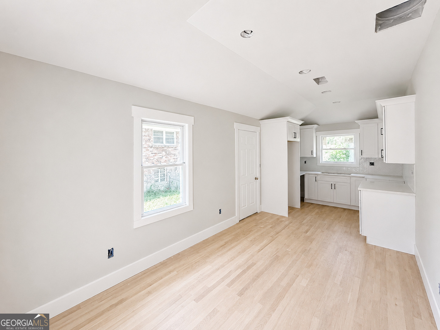 2453 Ivydale DR SW