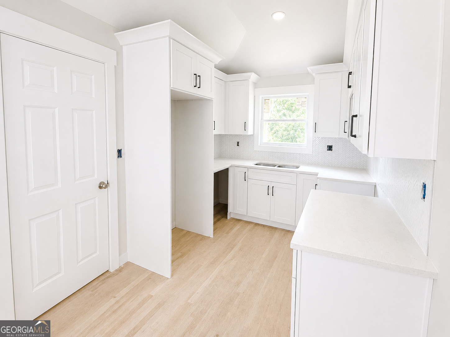 2453 Ivydale DR SW