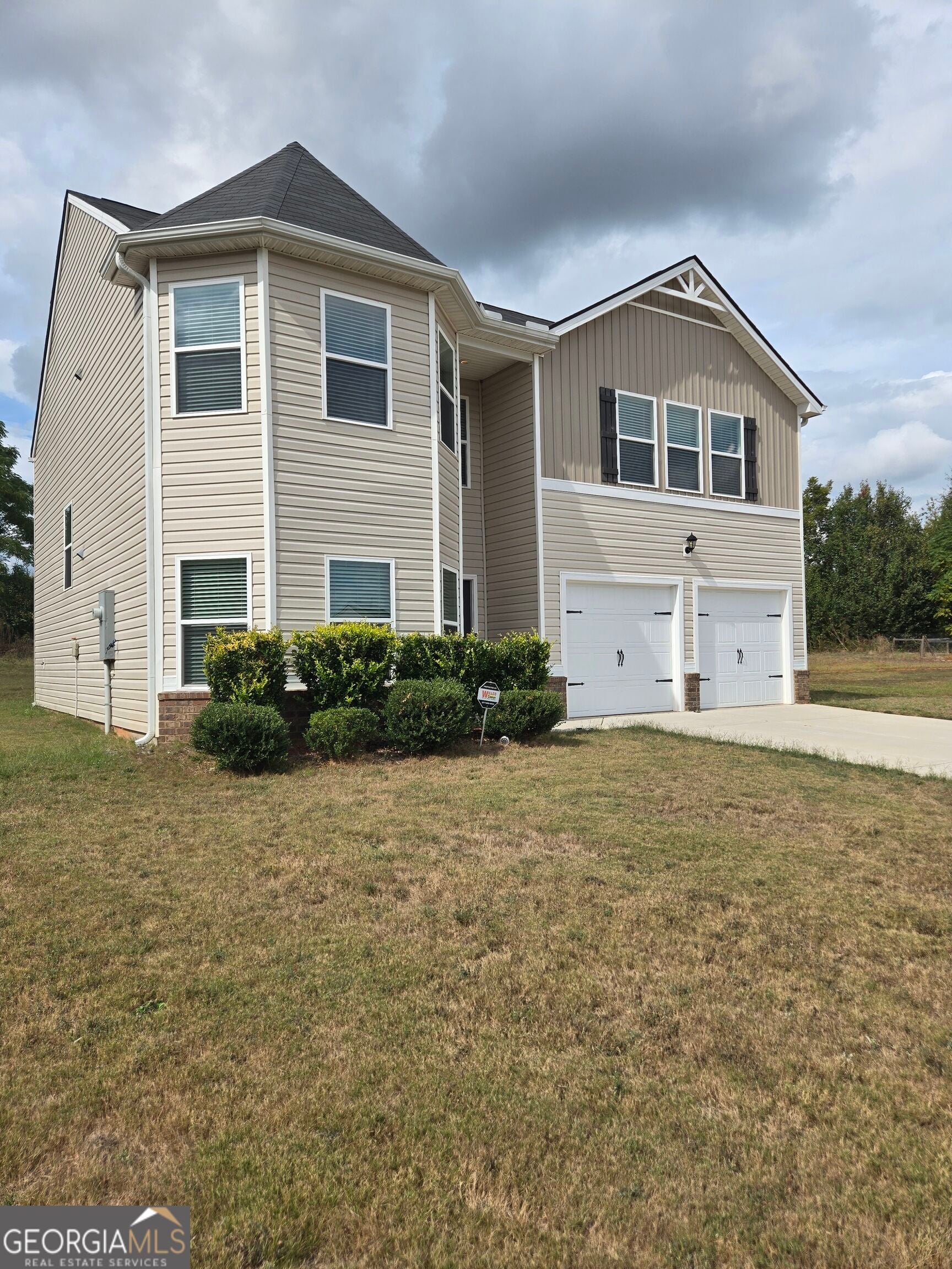 804 Clydes WAY